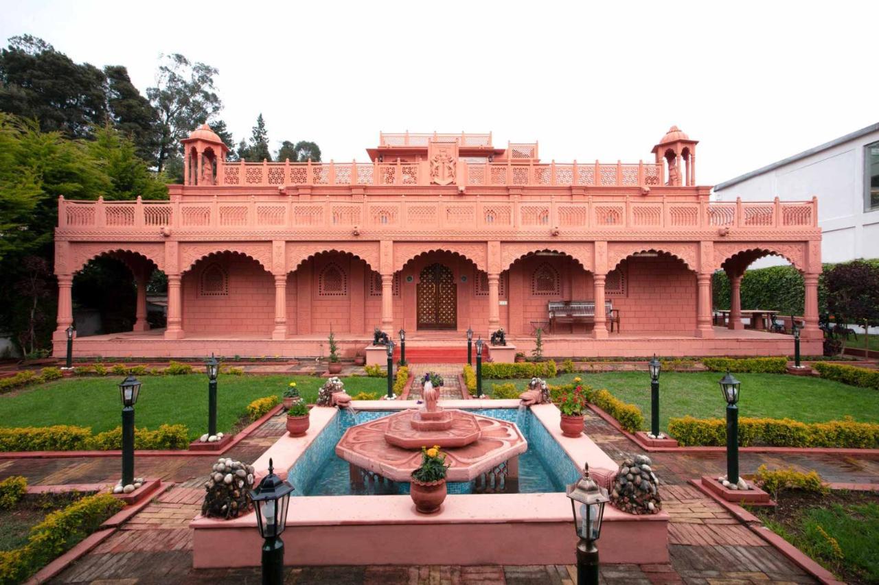 Stayvista At Pink Palace Rajasthani Decor Ооти Екстериор снимка